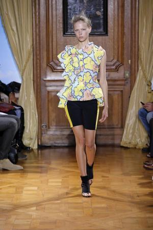 ヴィクター＆ロルフのスポーツフェミニン【15SSウィメンズ】