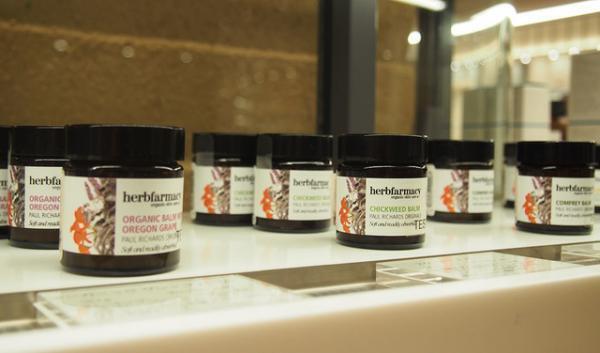 秋の夜長におすすめ伊勢丹ナチュラルビューティーの殿堂、ビーアポまとめ【イギリス編】