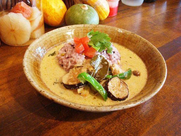 下北沢カレーフェスティバルとウイスキー「ジェムソン」がコラボ、スペシャルカクテルを提供