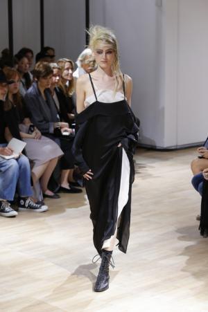 自らのタブーに挑戦するヨウジヤマモトのエロス【15SSウィメンズ】