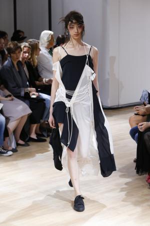 自らのタブーに挑戦するヨウジヤマモトのエロス【15SSウィメンズ】