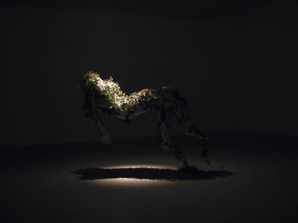 銀座メゾンエルメス、リギョン展開催。太陽の光描く