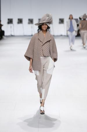 線から面へ。新クチュールを作ったイッセイミヤケ【15SSウィメンズ】