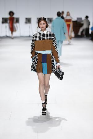 線から面へ。新クチュールを作ったイッセイミヤケ【15SSウィメンズ】