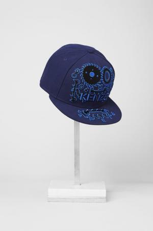 ケンゾーが新宿伊勢丹でポップアップ。ファイヤーキングやニューエラコラボアイテム先行発売