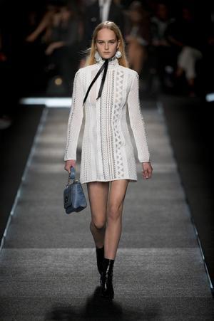 70’sと過去未来をミックスするルイ・ヴィトン【15SSウィメンズ】