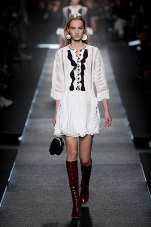 70’sと過去未来をミックスするルイ・ヴィトン【15SSウィメンズ】