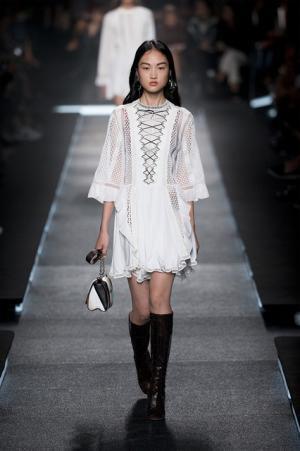 70’sと過去未来をミックスするルイ・ヴィトン【15SSウィメンズ】