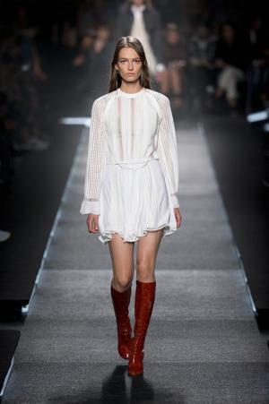 70’sと過去未来をミックスするルイ・ヴィトン【15SSウィメンズ】