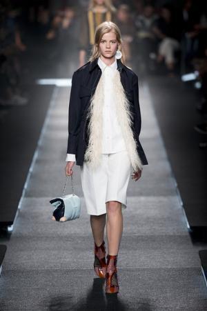 70’sと過去未来をミックスするルイ・ヴィトン【15SSウィメンズ】