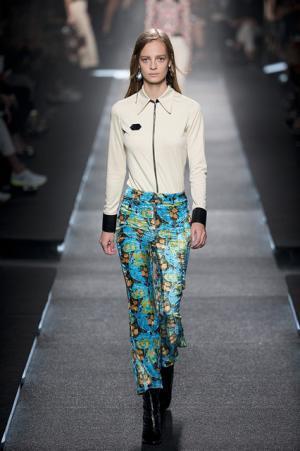 70’sと過去未来をミックスするルイ・ヴィトン【15SSウィメンズ】