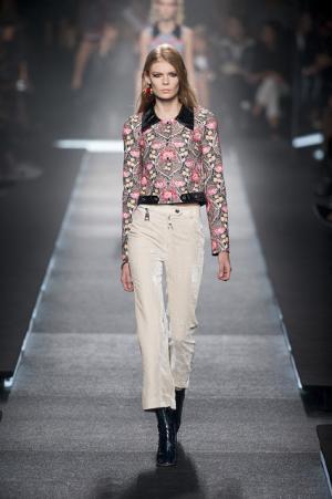 70’sと過去未来をミックスするルイ・ヴィトン【15SSウィメンズ】