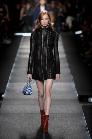 70’sと過去未来をミックスするルイ・ヴィトン【15SSウィメンズ】