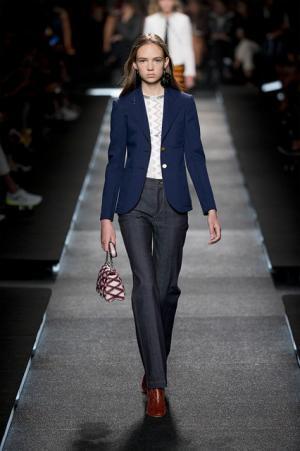 70’sと過去未来をミックスするルイ・ヴィトン【15SSウィメンズ】