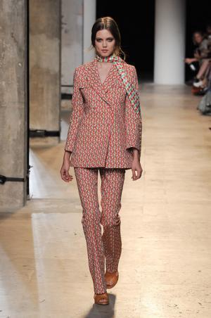 ポール＆ジョーは70’sのリラックスムード【15SSウィメンズ】