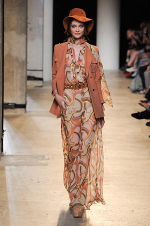 ポール＆ジョーは70’sのリラックスムード【15SSウィメンズ】