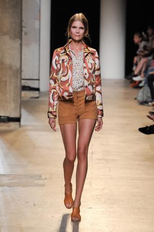 ポール＆ジョーは70’sのリラックスムード【15SSウィメンズ】