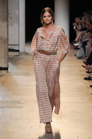 ポール＆ジョーは70’sのリラックスムード【15SSウィメンズ】