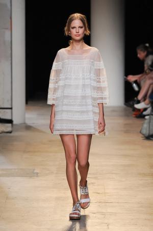 ポール＆ジョーは70’sのリラックスムード【15SSウィメンズ】