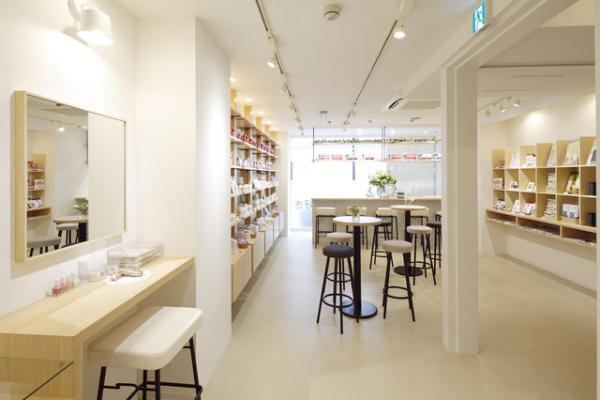 HABAコンセプトストア、銀座にオープン。モデル鈴木サチが1日ビューティー大使に