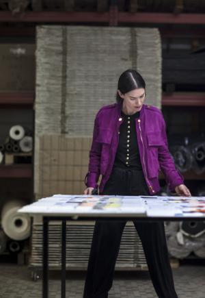 ロンシャン「ル・プリアージュ」がアーティストのサラ・モリスとコラボ