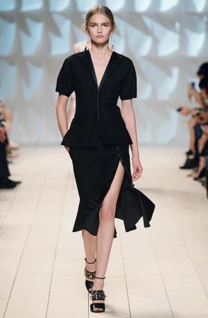 コッピング最後のニナリッチはDIYクチュール【15SSウィメンズ】