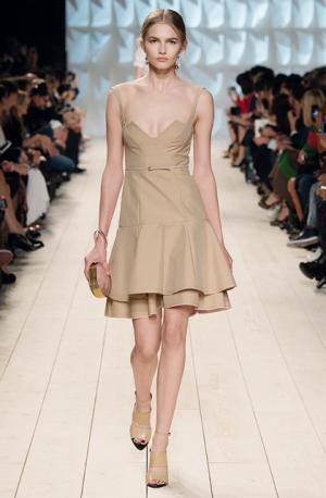 コッピング最後のニナリッチはDIYクチュール【15SSウィメンズ】