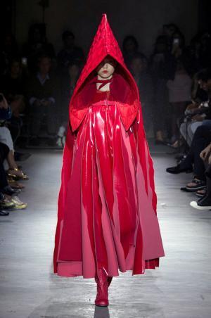 川久保玲の血みどろのコムデギャルソン【15SSウィメンズ】