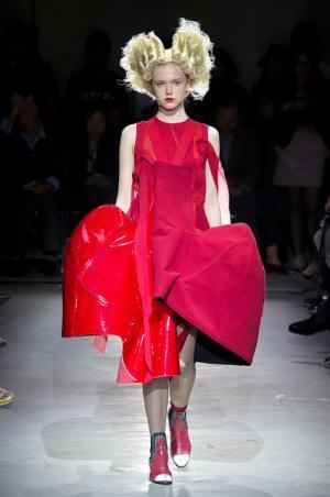 川久保玲の血みどろのコムデギャルソン【15SSウィメンズ】