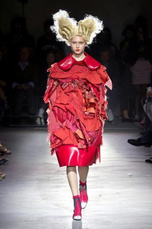 川久保玲の血みどろのコムデギャルソン【15SSウィメンズ】