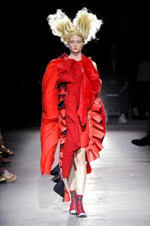 川久保玲の血みどろのコムデギャルソン【15SSウィメンズ】