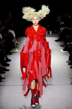 川久保玲の血みどろのコムデギャルソン【15SSウィメンズ】