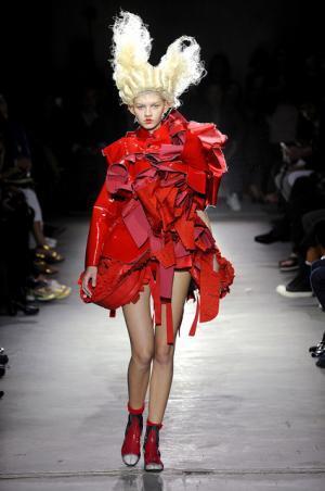 川久保玲の血みどろのコムデギャルソン【15SSウィメンズ】