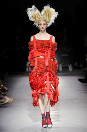 川久保玲の血みどろのコムデギャルソン【15SSウィメンズ】