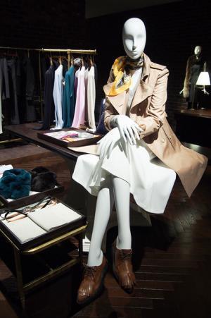 三陽商会、バーバリー継ぐ「マッキントッシュロンドン」披露。200億目標