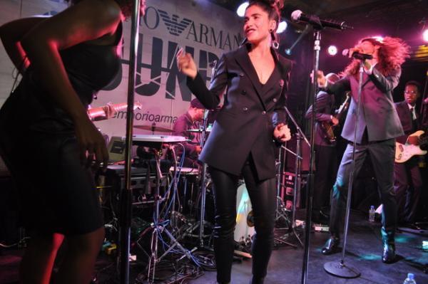 アルマーニ音楽イベントで注目アーティストKINDNESSがライブ！ヒャダイン、齋藤工、ダレノガレ来場