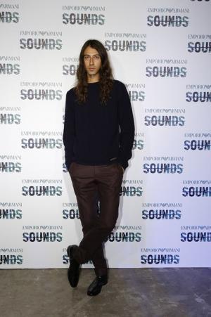 アルマーニ音楽イベントで注目アーティストKINDNESSがライブ！ヒャダイン、齋藤工、ダレノガレ来場