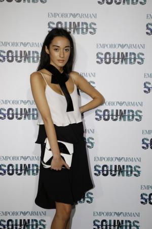 アルマーニ音楽イベントで注目アーティストKINDNESSがライブ！ヒャダイン、齋藤工、ダレノガレ来場