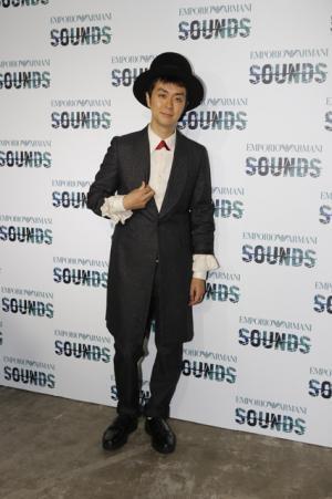 アルマーニ音楽イベントで注目アーティストKINDNESSがライブ！ヒャダイン、齋藤工、ダレノガレ来場