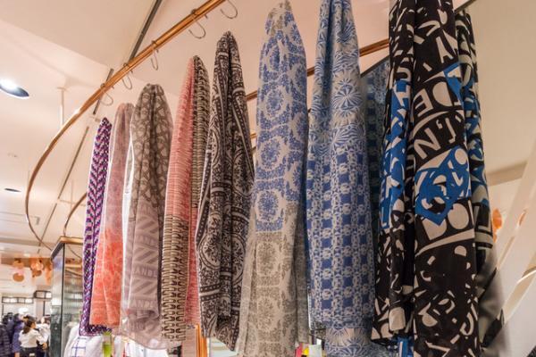 ミントデザインズ、北斎漫画柄シリーズを新宿伊勢丹で限定販売