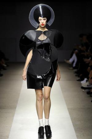 ジュンヤワタナベが奏でる技巧行進曲【15SSウィメンズ】