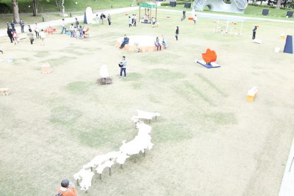 ミッドタウンでデザインタッチ開催。科学とデザインが生んだイスでデザインスイッチオン！