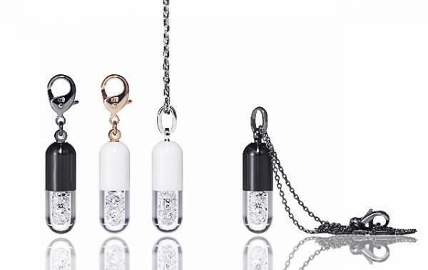 コアジュエルス世界初NFC搭載ジュエリーを発表。リングやペンダントを介してデータを共有