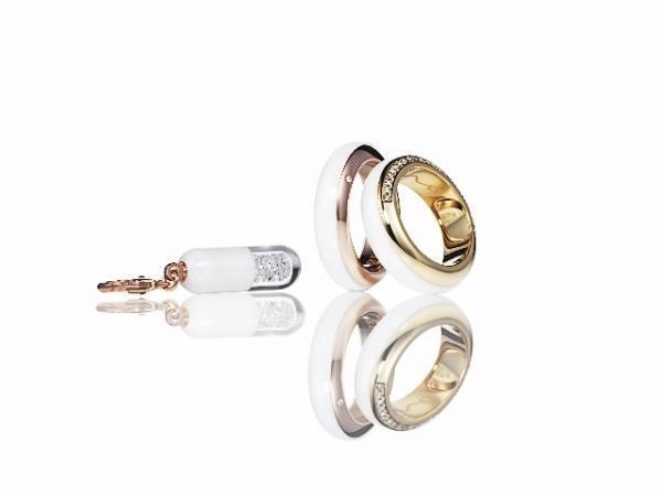 コアジュエルス世界初NFC搭載ジュエリーを発表。リングやペンダントを介してデータを共有