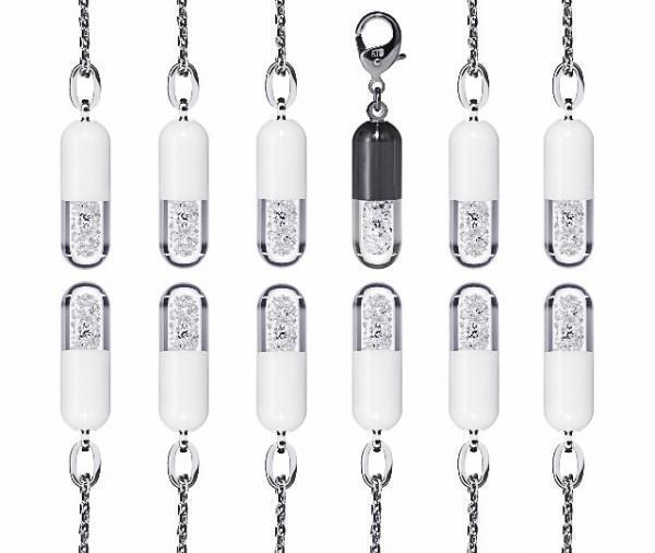 コアジュエルス世界初NFC搭載ジュエリーを発表。リングやペンダントを介してデータを共有