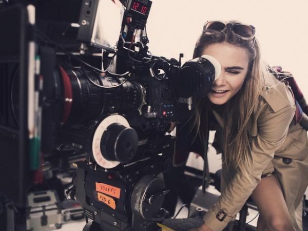 バーバリー、トレンチコートアイウエア第2弾発売