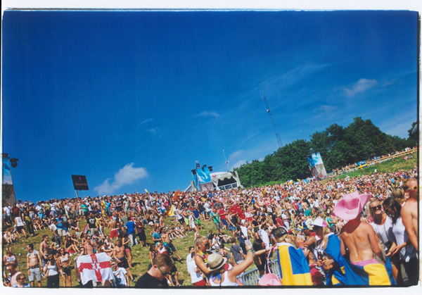 蜷川実花展、ミッドタウンで開催。未発表作品も公開