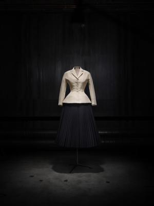 ディオールの世界観を紹介する大規模展覧会、銀座で開催