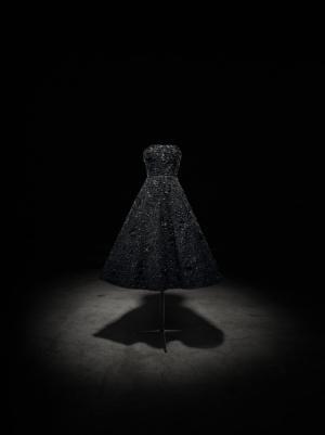 ディオールの世界観を紹介する大規模展覧会、銀座で開催