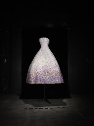 ディオールの世界観を紹介する大規模展覧会、銀座で開催
